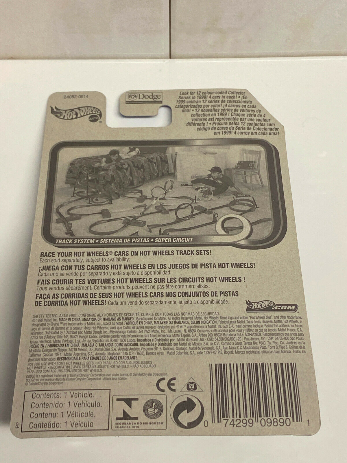 1999 Hot Wheels Dodge Concept Car International Card NIP