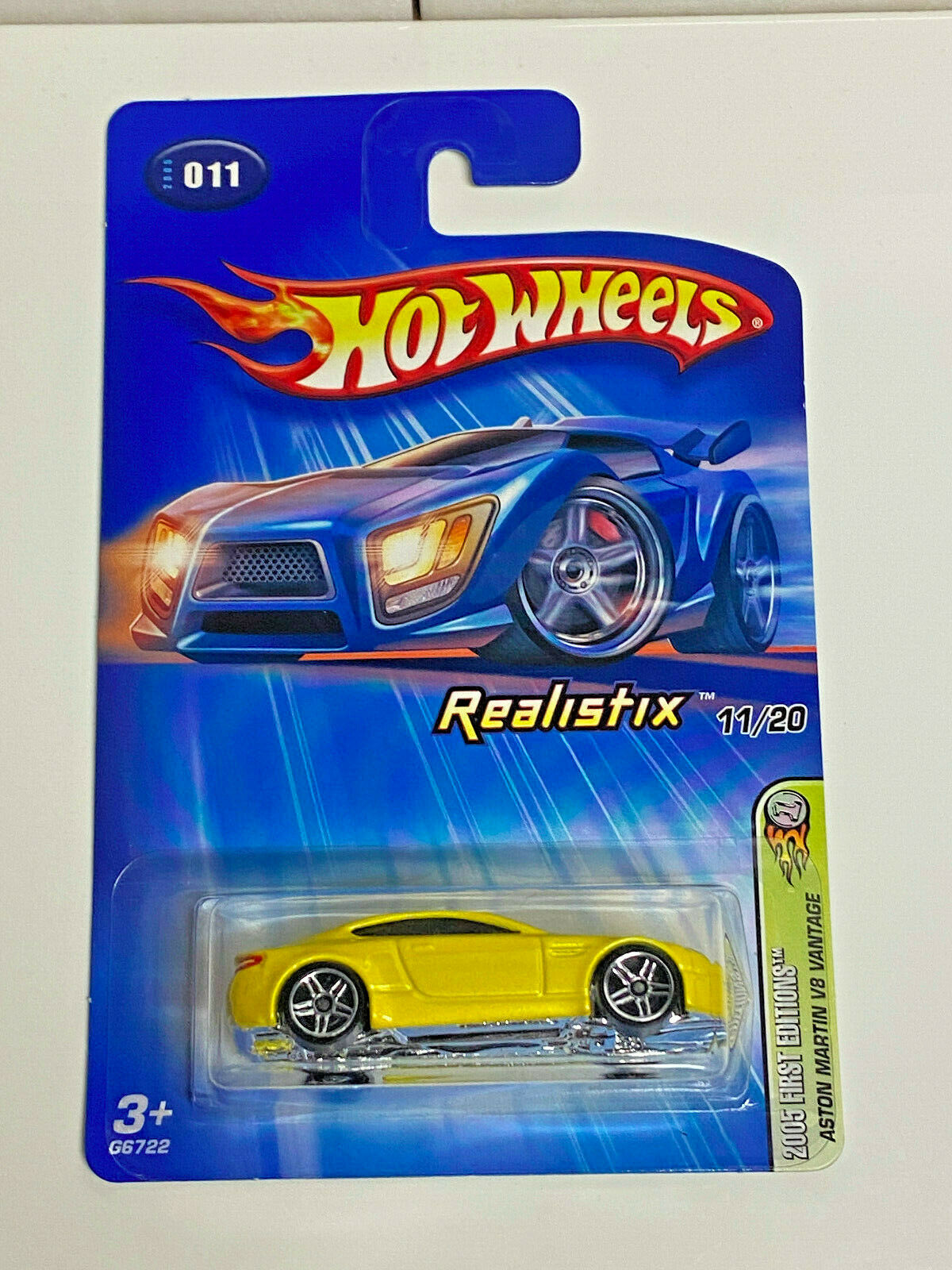 2005 Hot Wheels Realistix 11/20 2005 First Editions Aston Martin V8 Vantage NIP