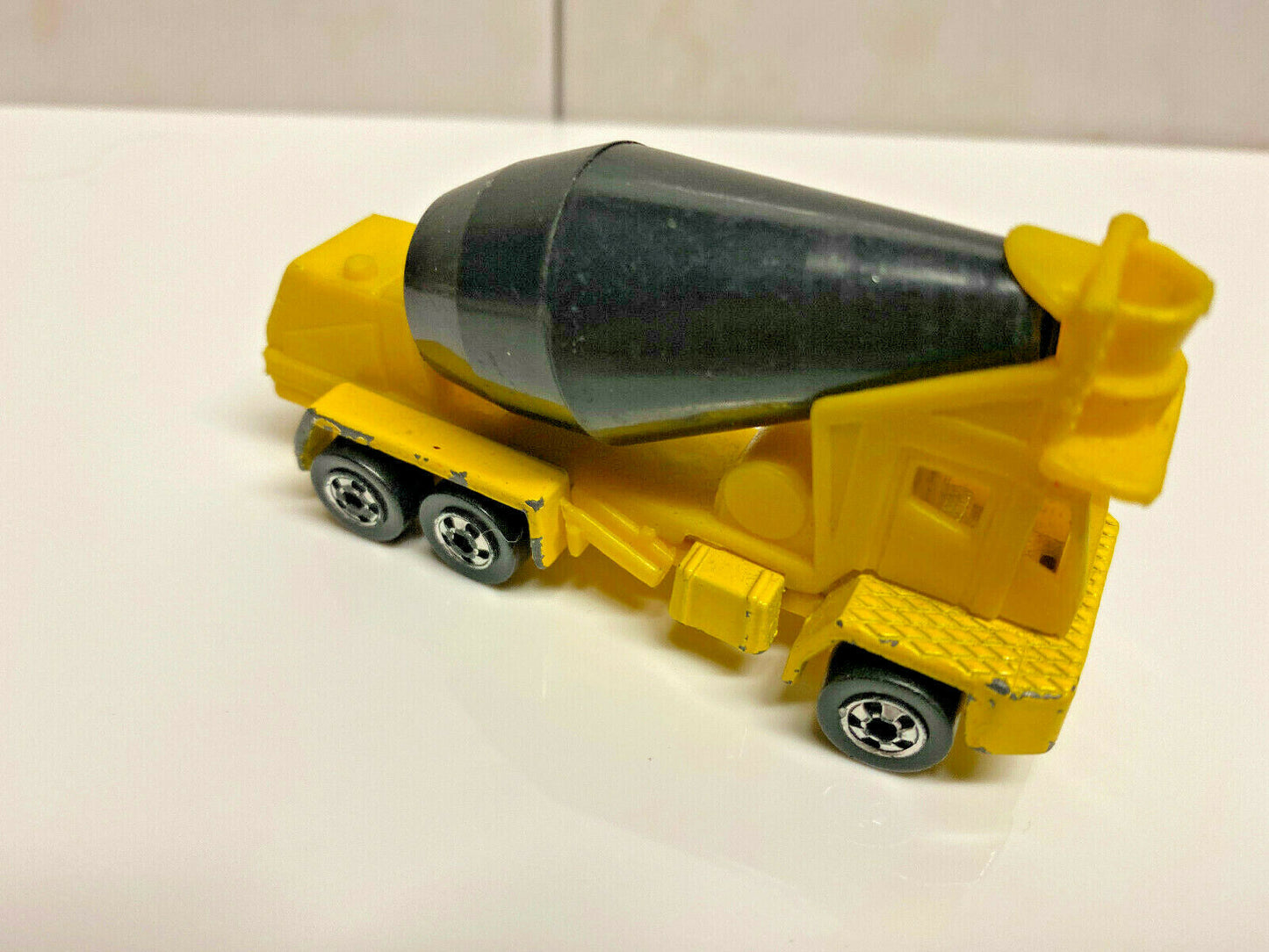 1990's Hot Wheels Yellow Cement Mixer (Loose)