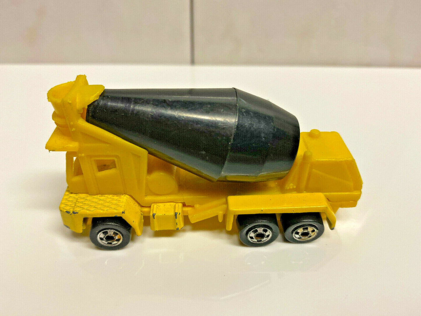 1990's Hot Wheels Yellow Cement Mixer (Loose)