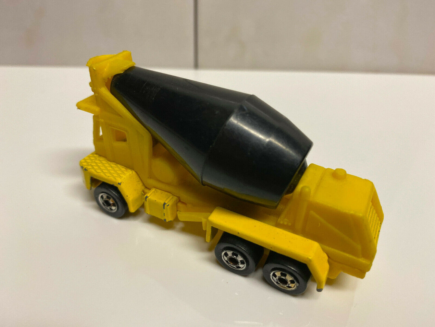 1990's Hot Wheels Yellow Cement Mixer (Loose)