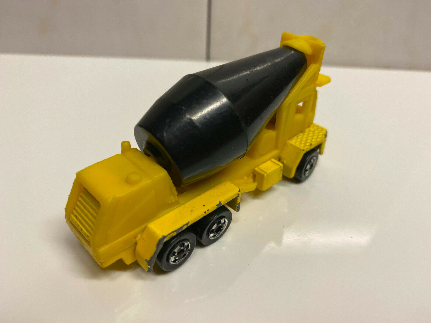 1990's Hot Wheels Yellow Cement Mixer (Loose)