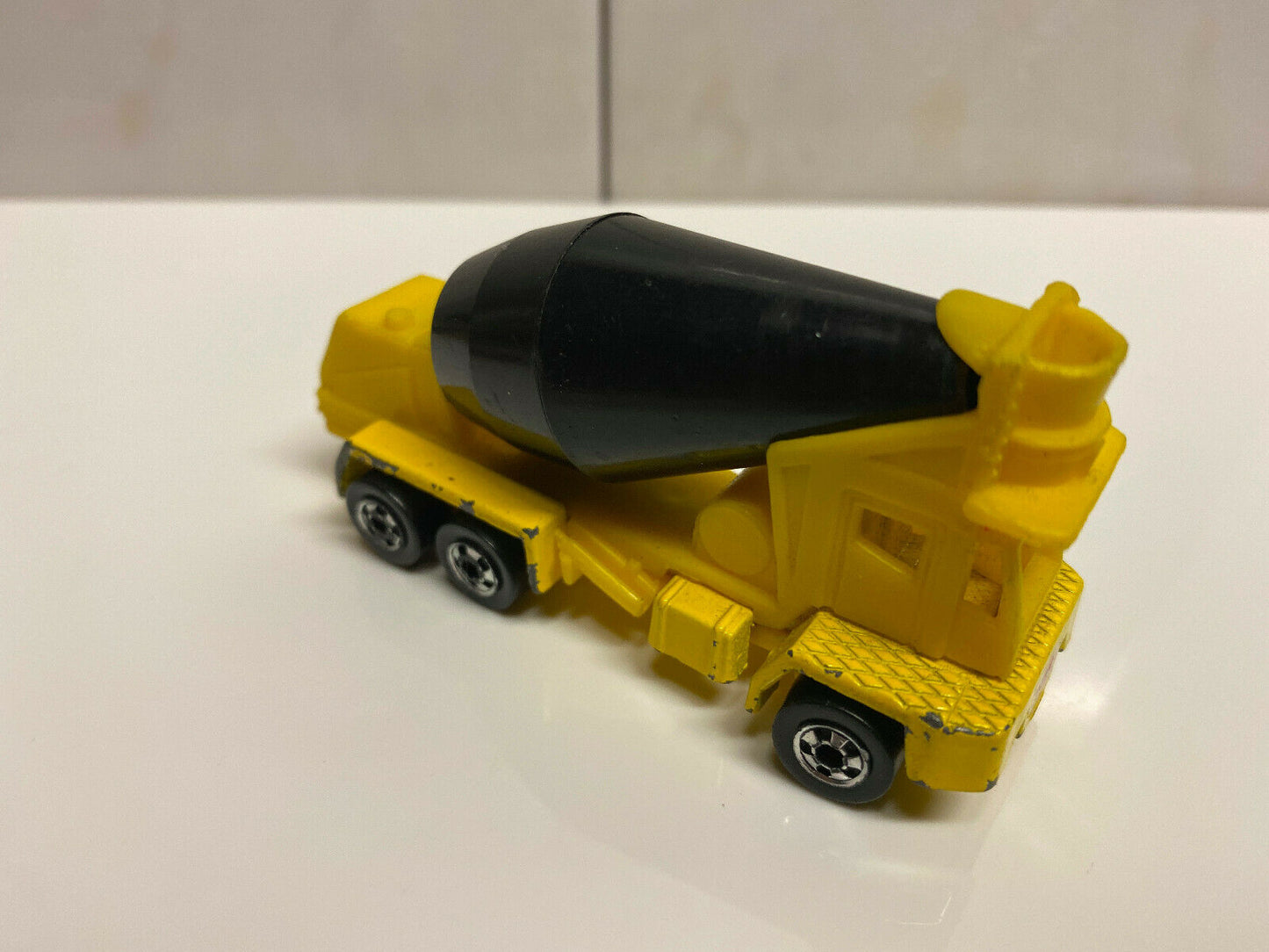 1990's Hot Wheels Yellow Cement Mixer (Loose)