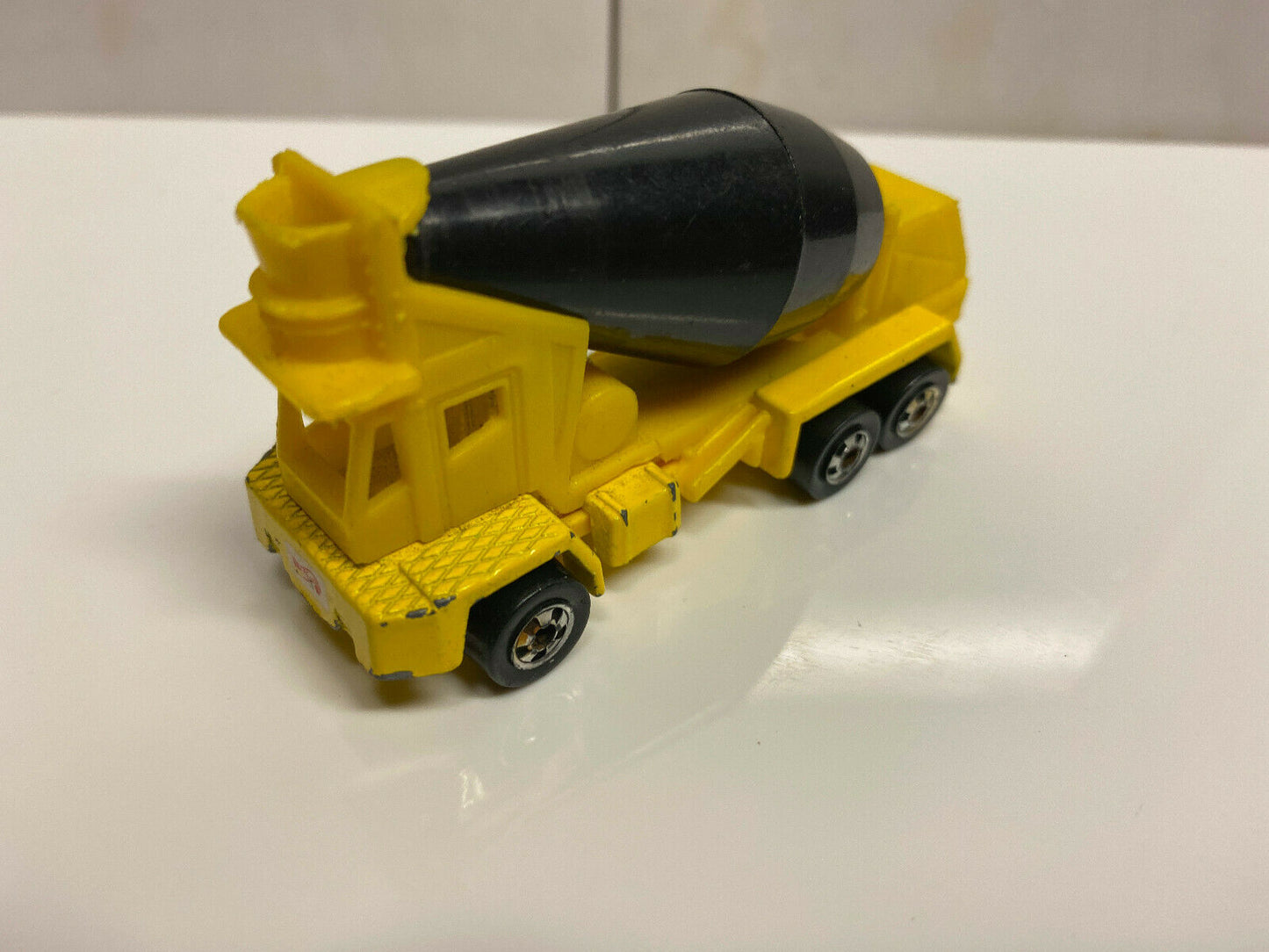 1990's Hot Wheels Yellow Cement Mixer (Loose)