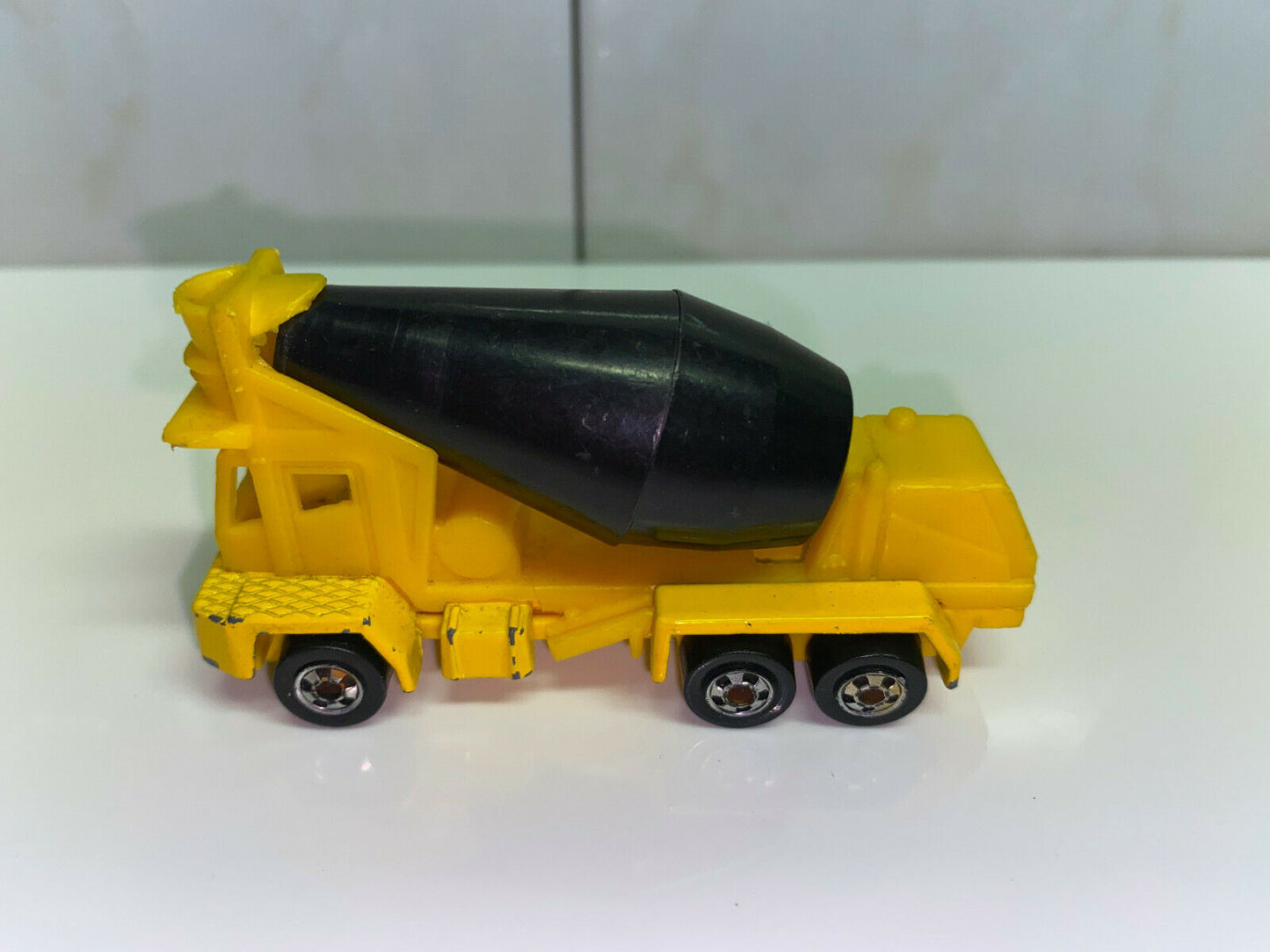 1990's Hot Wheels Yellow Cement Mixer (Loose)