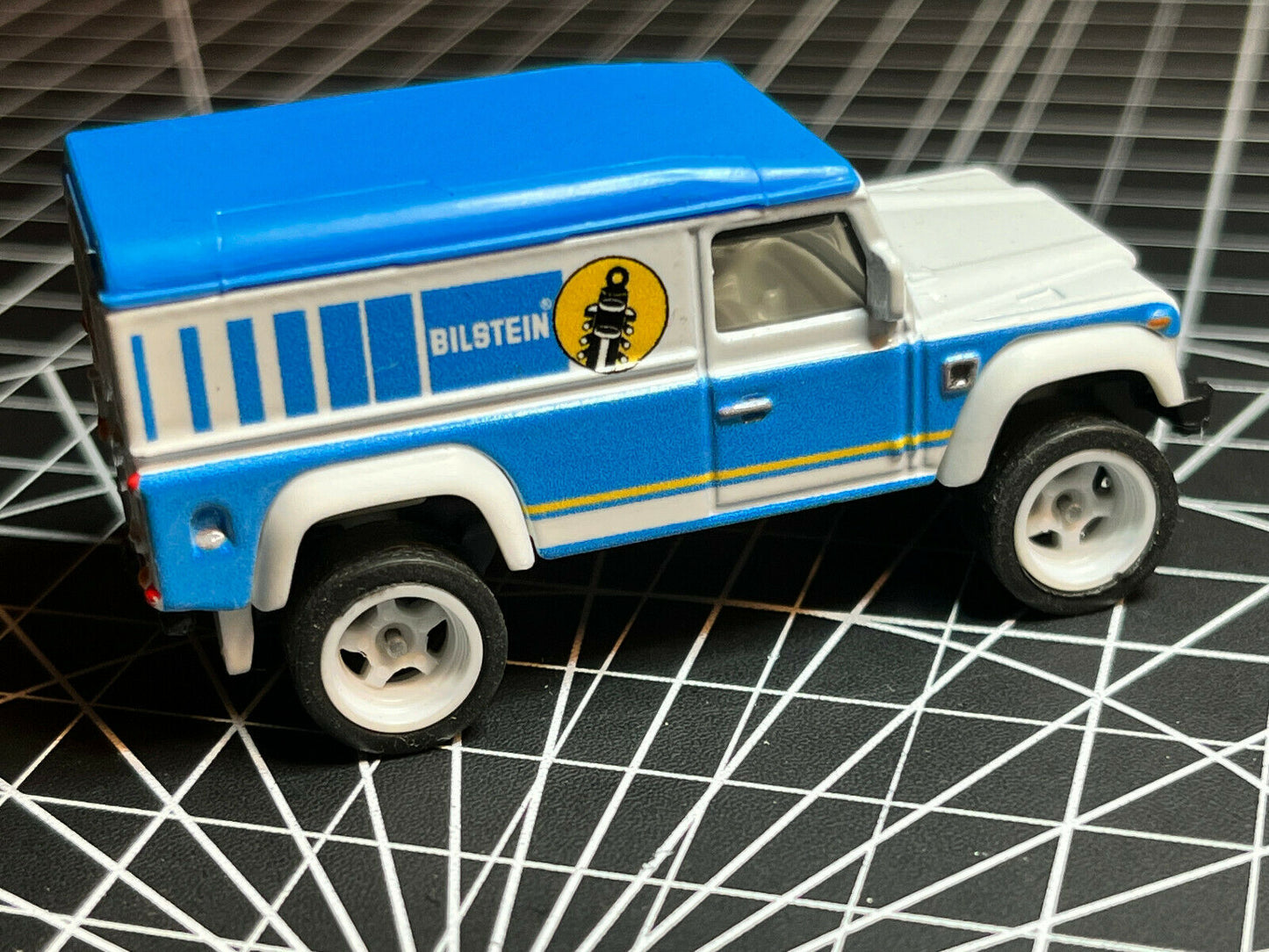 2021 Hot Wheels Bilstein Land Rover Defender 110 Real Riders Super Custom