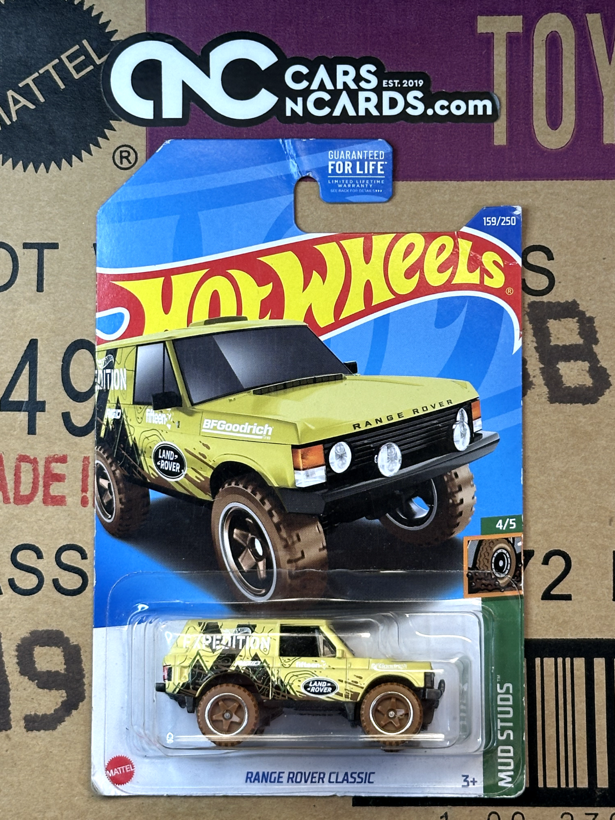 2022 Hot Wheels Mud Studs 4/5 Range Rover Classic (Card Crease)