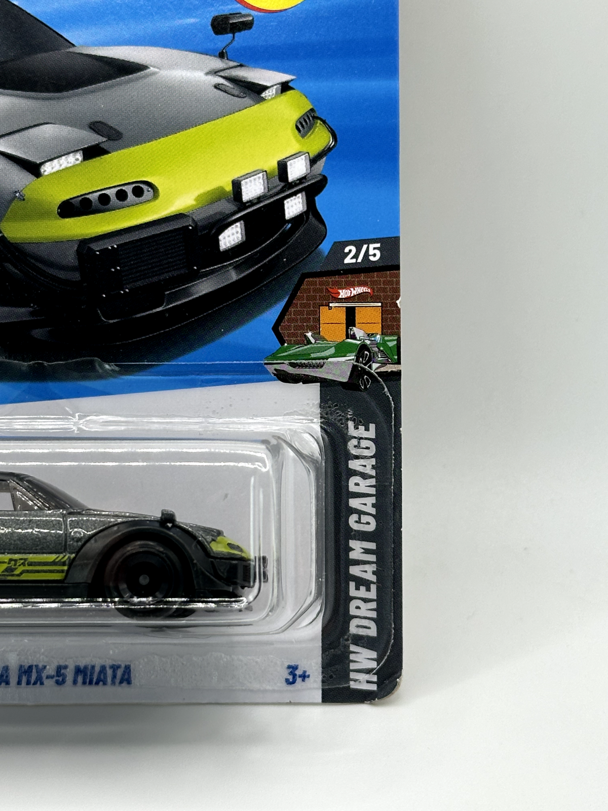 2025 Hot Wheels Legends HW Dream Garage 2/5 Mazda MX-5 Miata (Soft Corners)